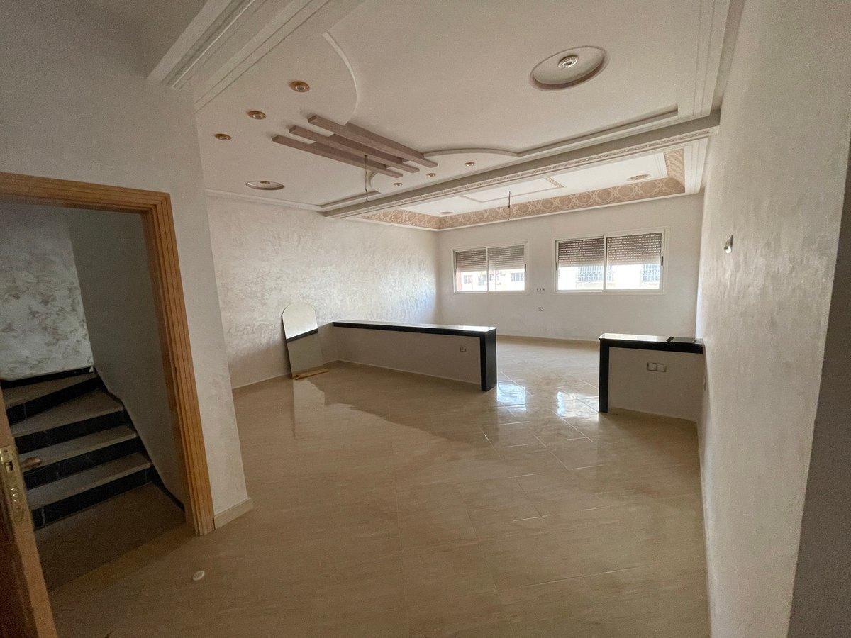 Apparemment a vendre a Fes Ain chkf