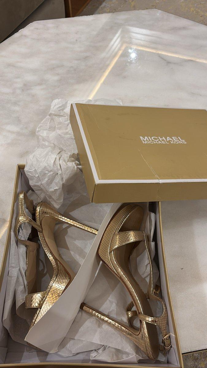 Sandales Michael kors 38 neuf