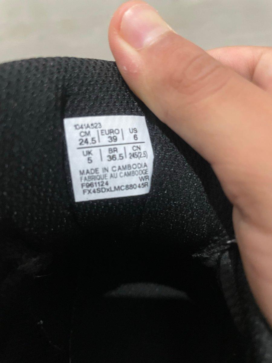 Asics court slide