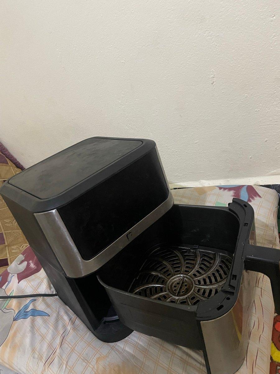 Friteuse sans huile, air fryer noir, bon etat