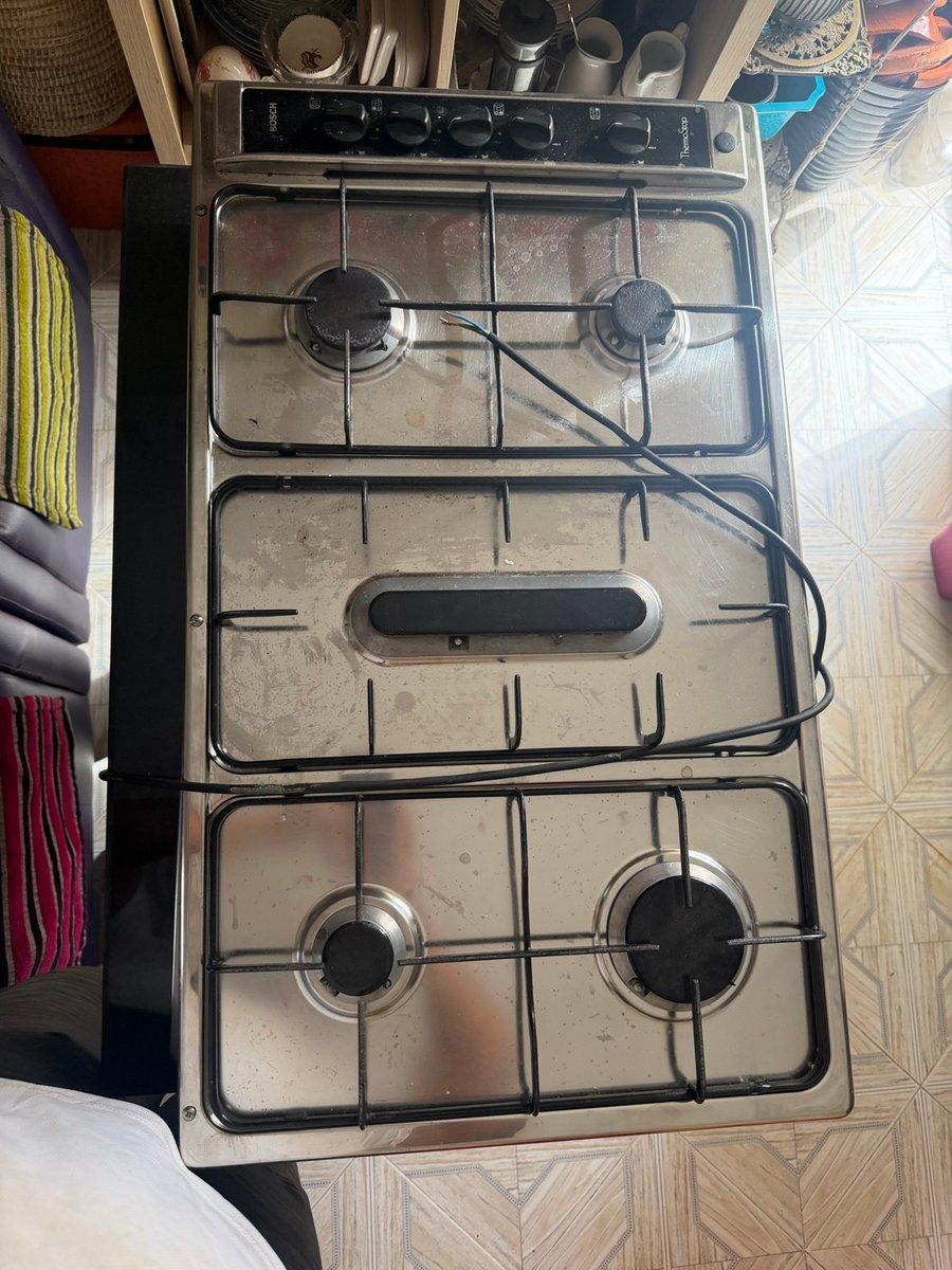 Plaque gaz BOSCH 5 feux - ThermoStop Marka , inox, khdam mzyan Baga n9iya, yallah khassha ghsi