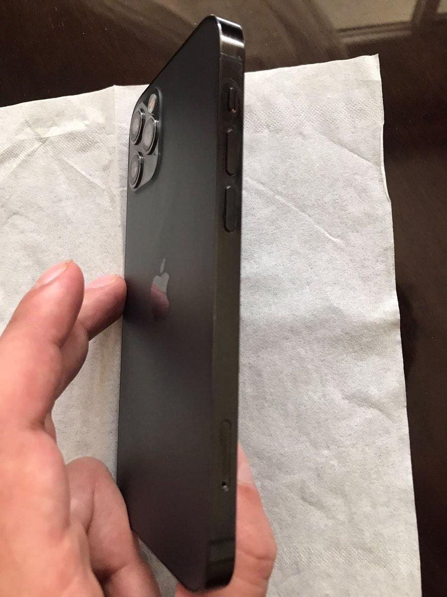 iPhone 12 Pro, 2/7