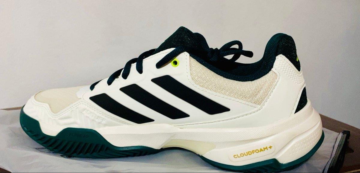 Chaussures Adidas courtjam control original neuf