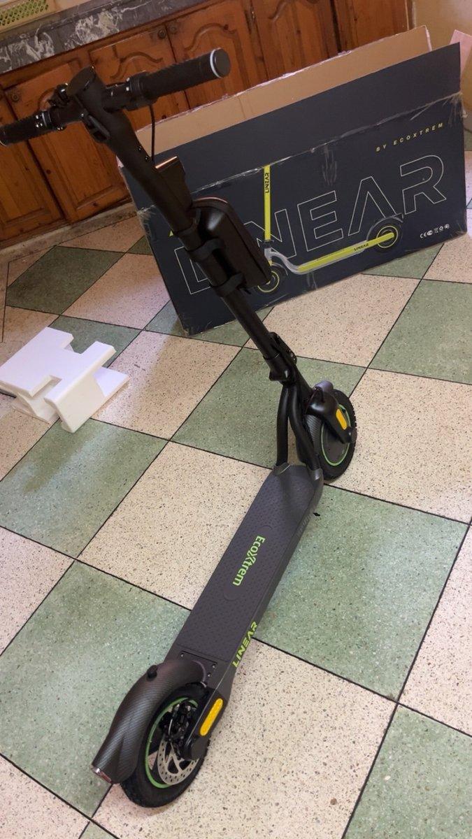 Trottinette électrique Ecoxtrem Linear 700W max Vitesse maximale : 25 km/h Autonomie : jusqu’à 25–3, 2/4