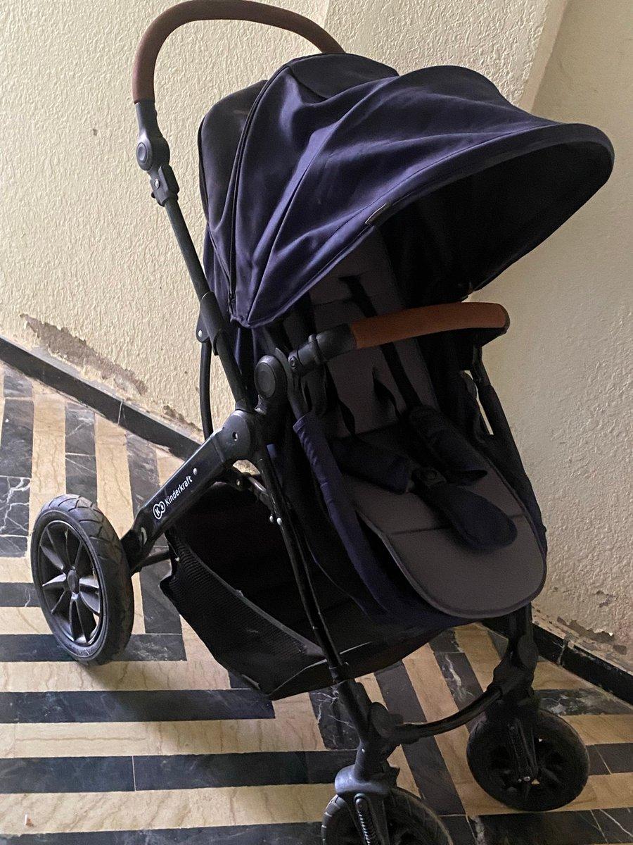 Une poussette kinderkraft a vendre