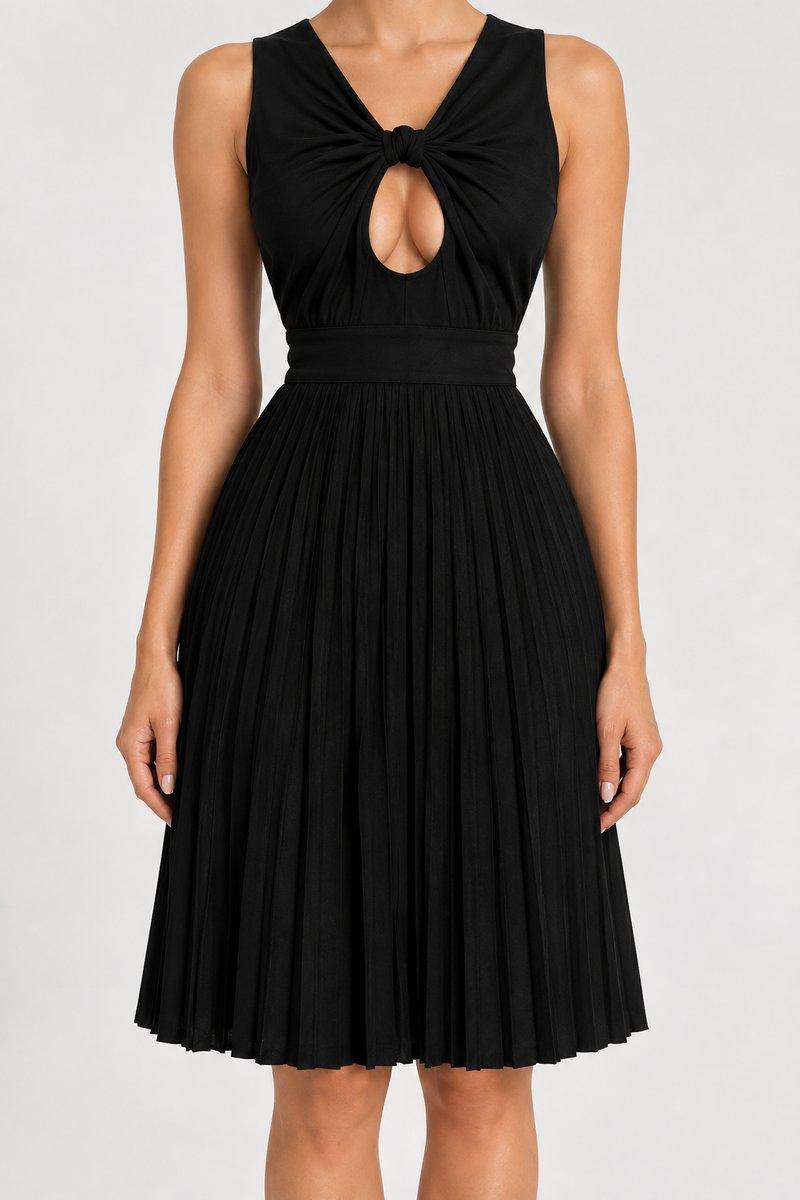 Robe noire élégante à plis