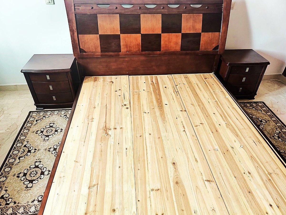 Chambre à coucher complète en bois, armoire, commode, chevets