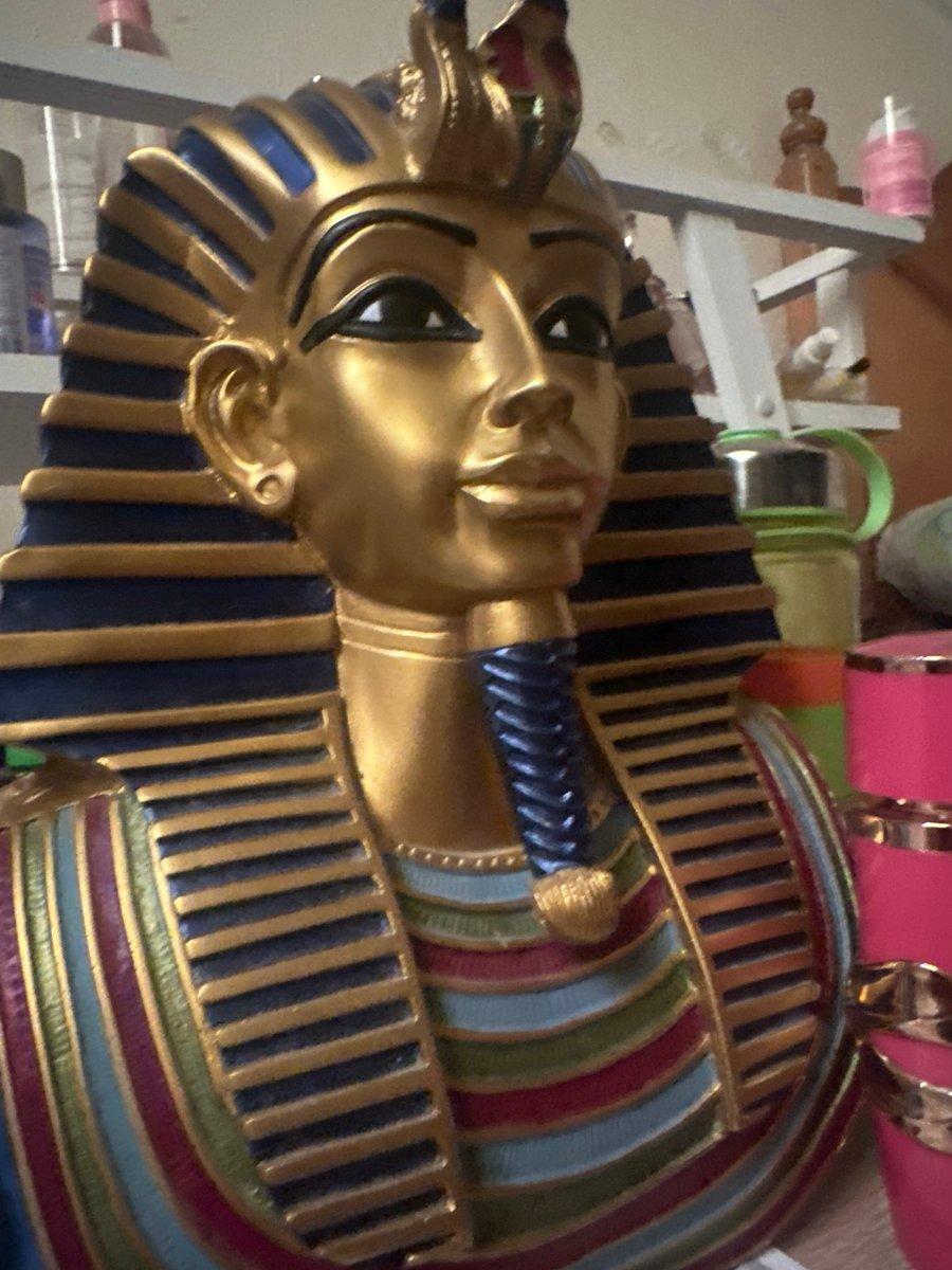 تمثال فرعوني من مصر