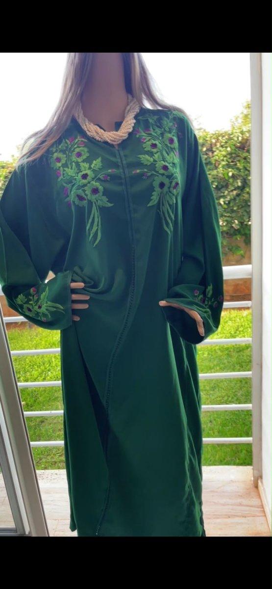 Caftan marocain traditionnel vert brodé