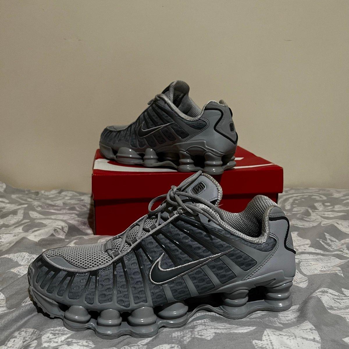 Nike original Shoox 45 couleur griss