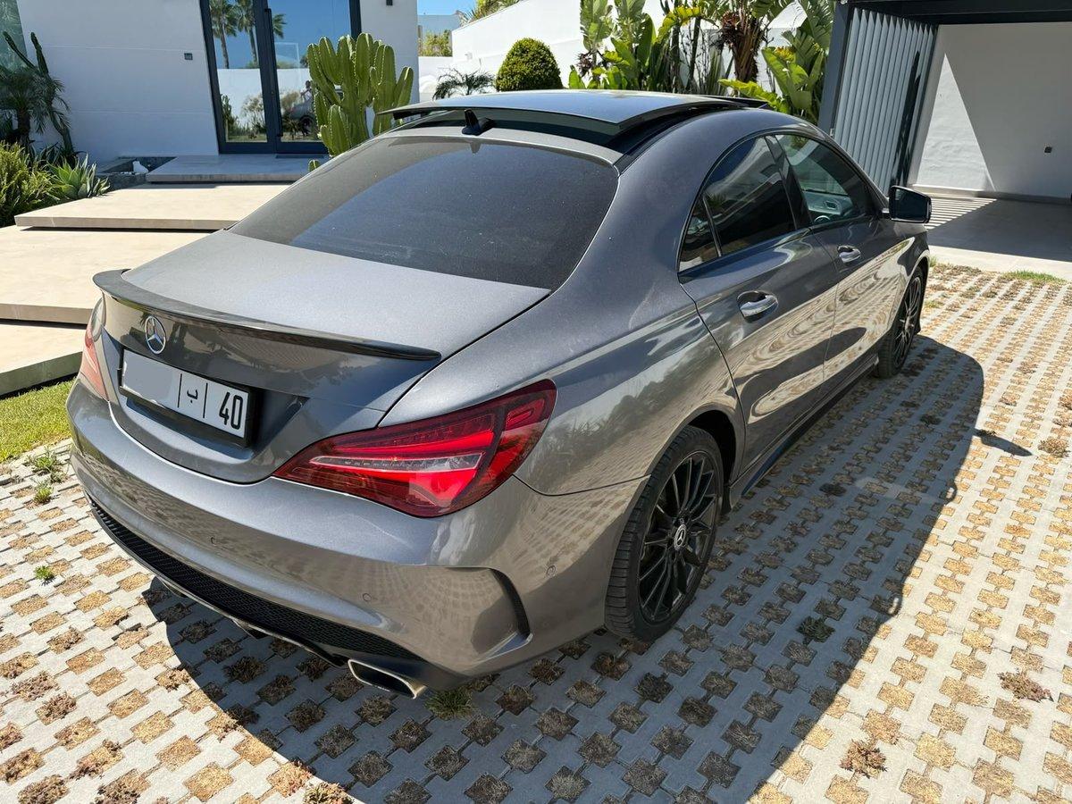 Mercedes-Benz CLA Coupé, pack AMG Line, gris anthracite