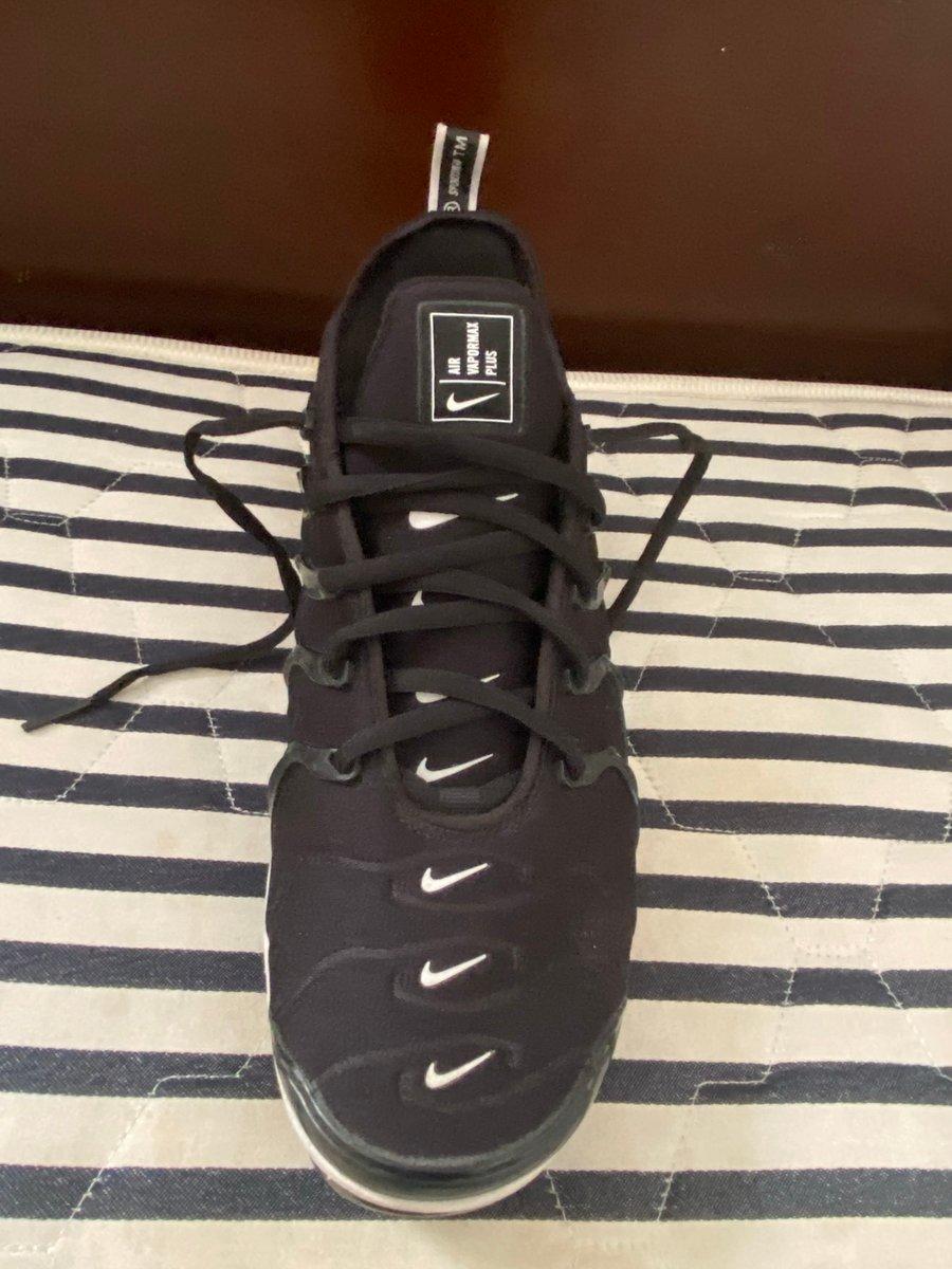 Nike Air Vapormax plus noire avec detaille blanc, 2/5