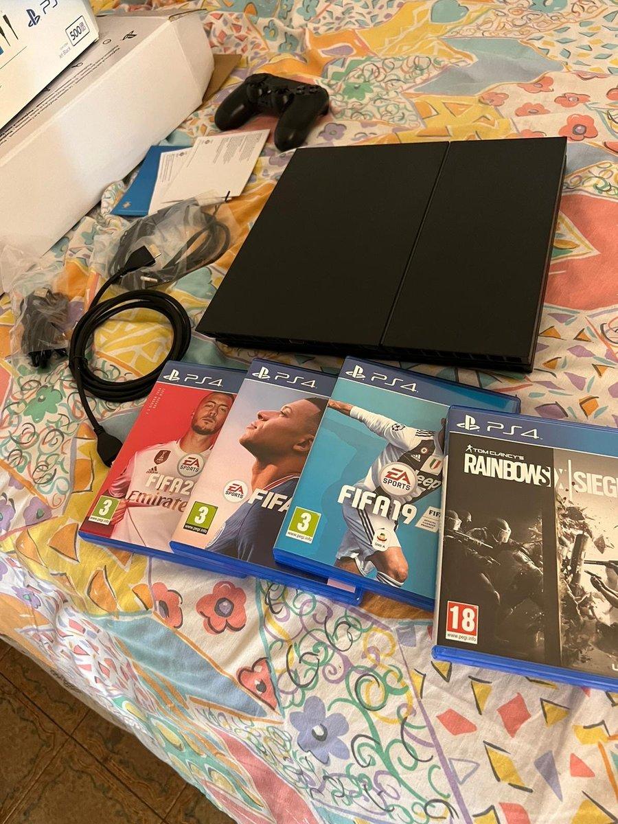 PlayStation 4
