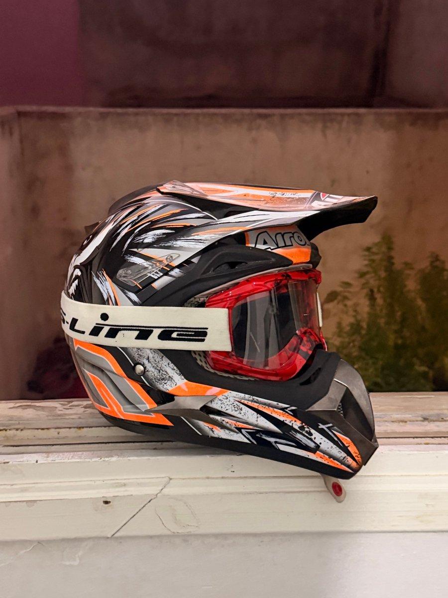 Casque cross Airoh original taille S + Lunette X-Line rouge État très bon, bagi n9i kima f tsawer