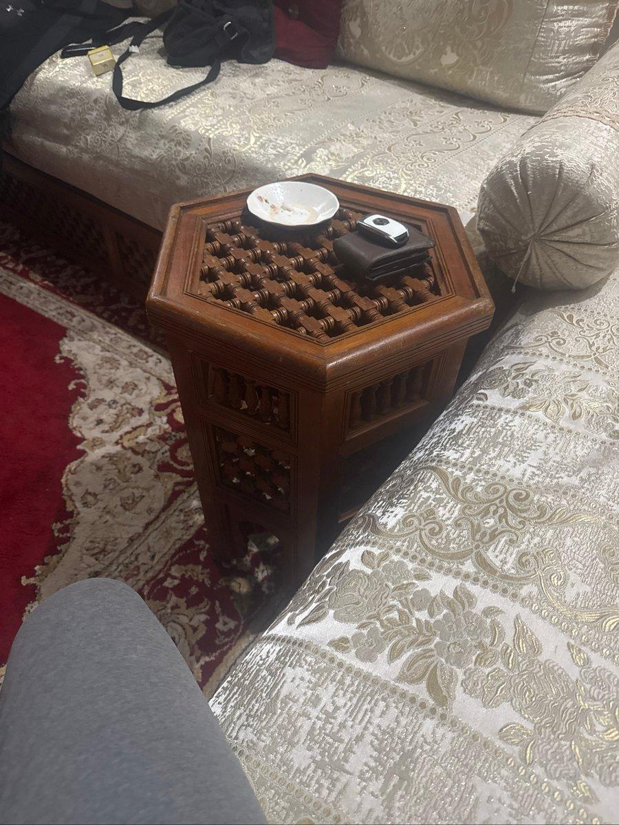 Table d'appoint marocaine hexagonale en bois sculpté