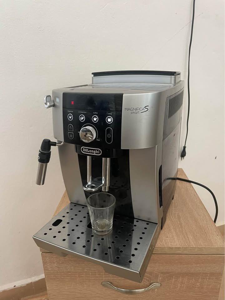 Machine café (Magnifica S Smart )